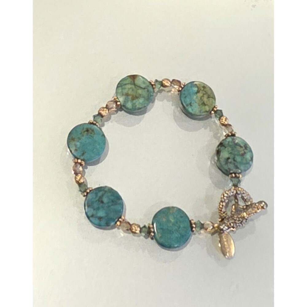 ALEXIS KO Signed Turquoise Bead Toggle Bracelet Gold Tone Glass Crystal Boho